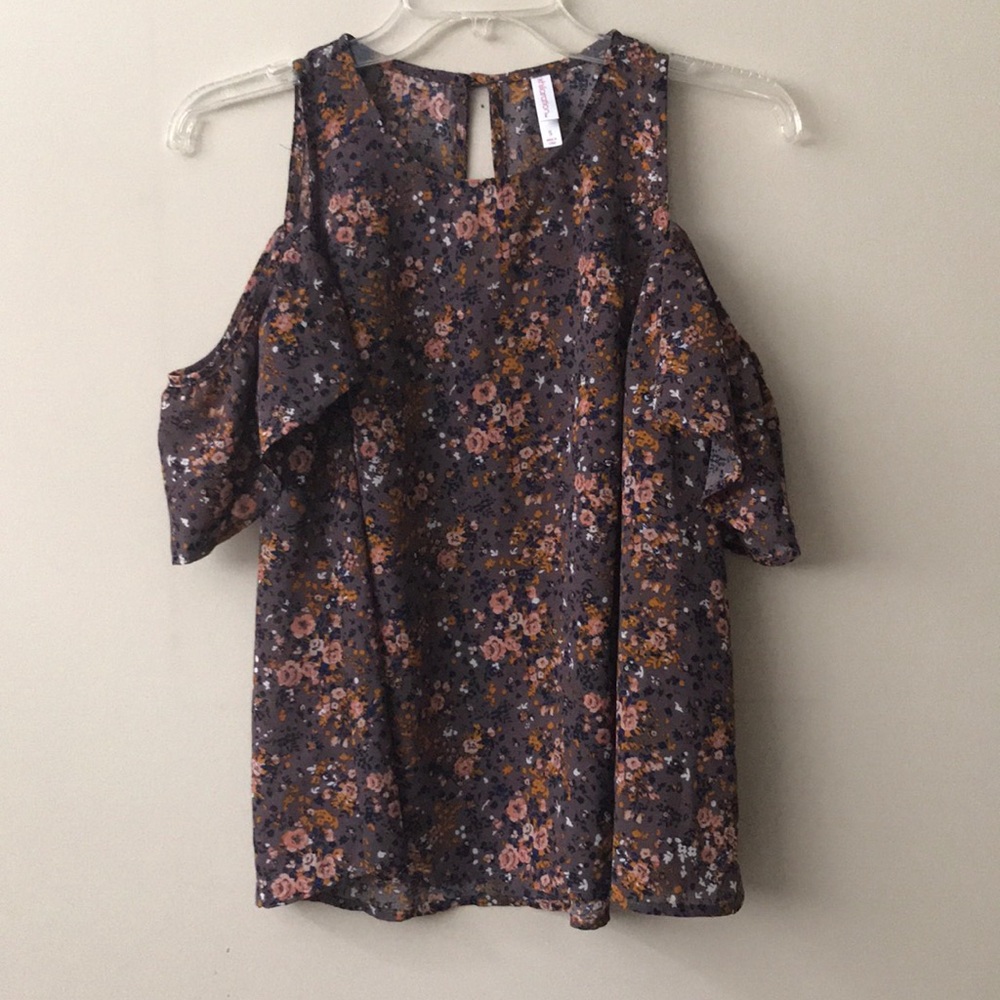 🌸Floral Off-the-Shoulder Top🌸